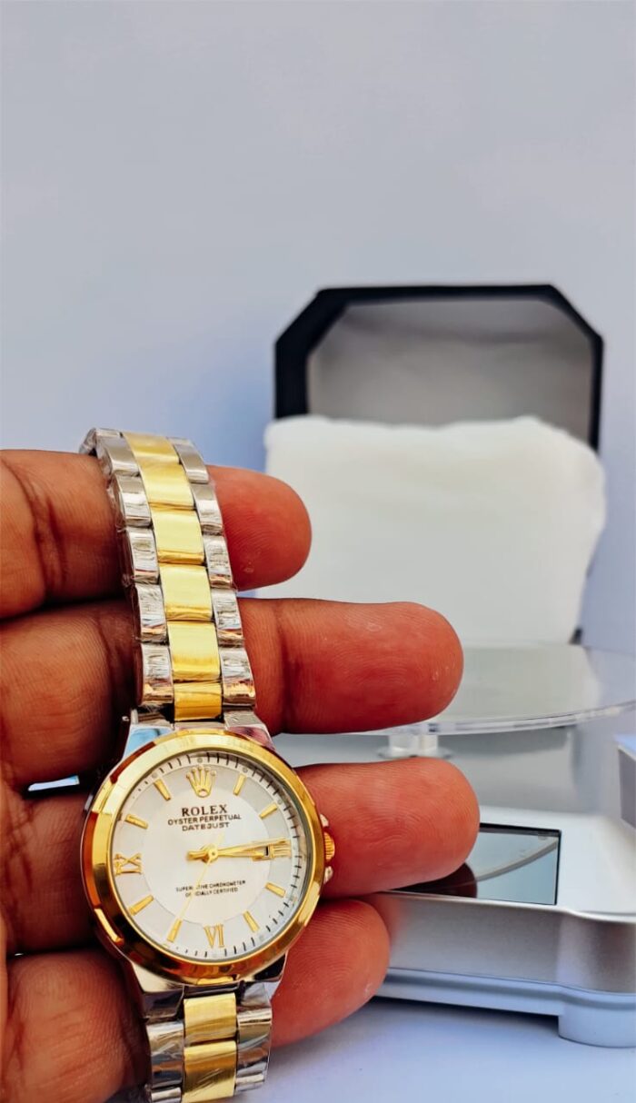 ROLEX GOLDEN WOMEN WATCH - Image 2